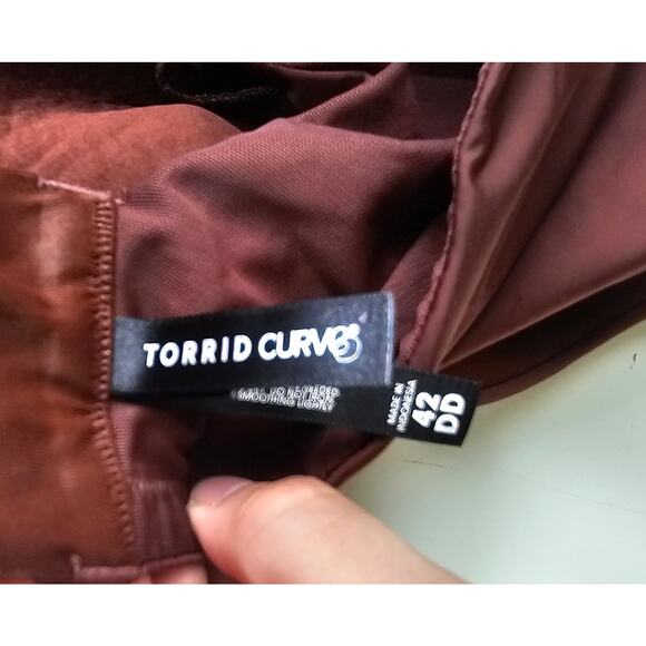 Torrid curve burgandy red size 42DD plunge t shirt bra underwire full coverage - Picture 3 of 4